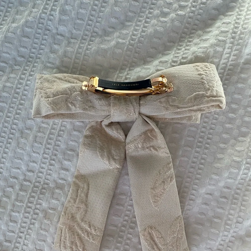NWOT Lele Sadlougi Hair Bow Clip